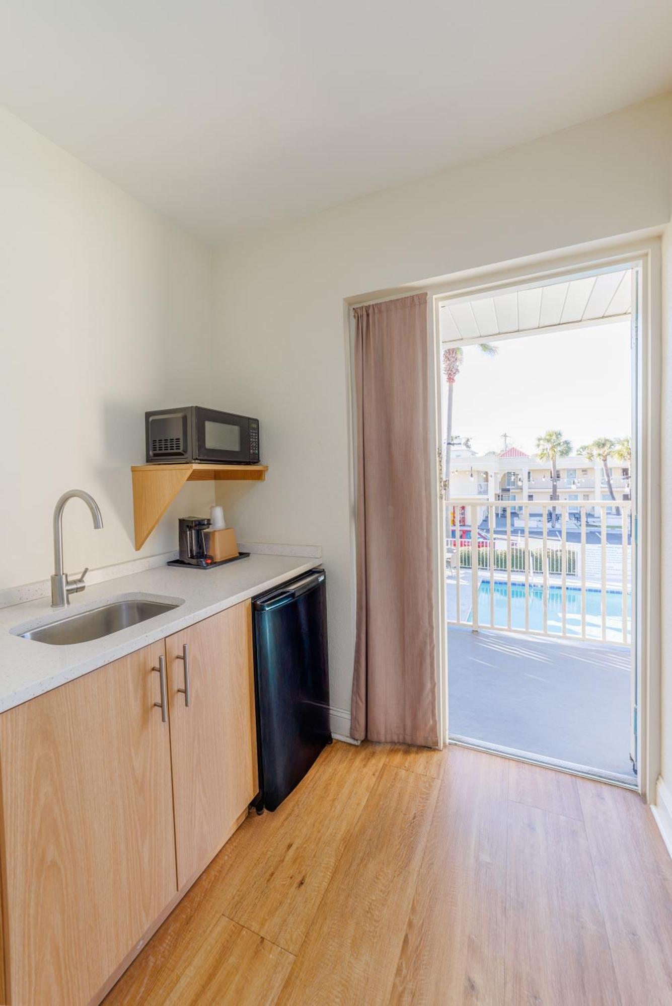 Dunes Inn & Suites - Tybee Island Buitenkant foto