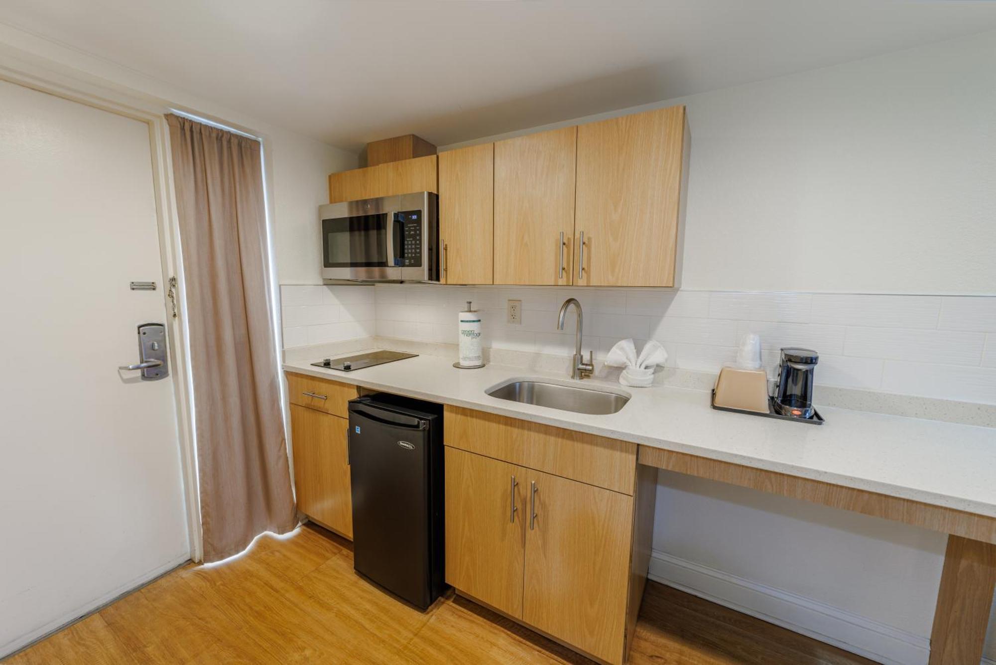 Dunes Inn & Suites - Tybee Island Buitenkant foto